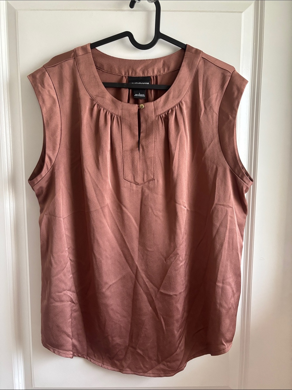 Liz Claiborne Sleeveless Pleated Keyhole Top